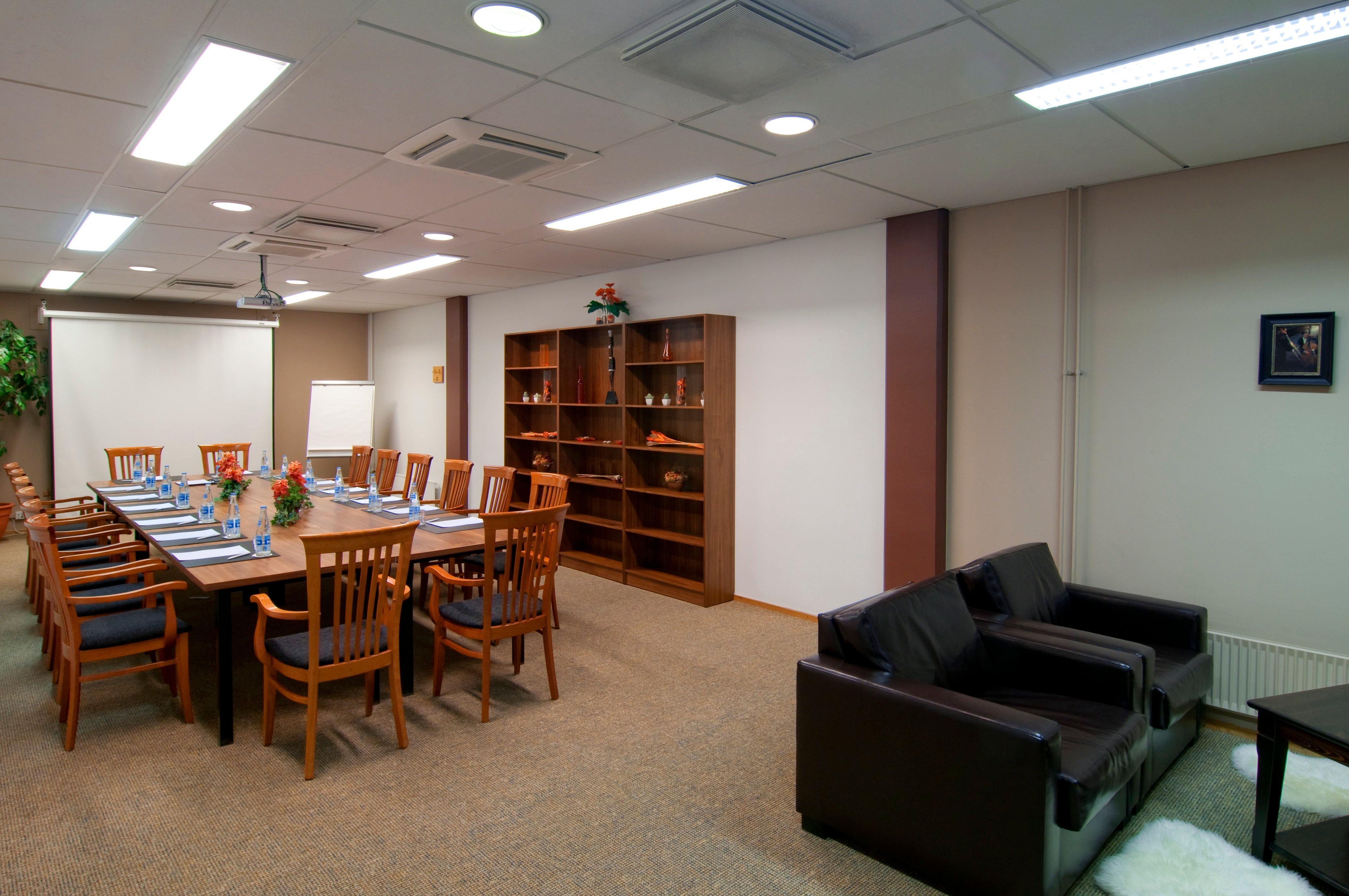 Hotel Helsinki-vantaa Airport By Ihg 4*
