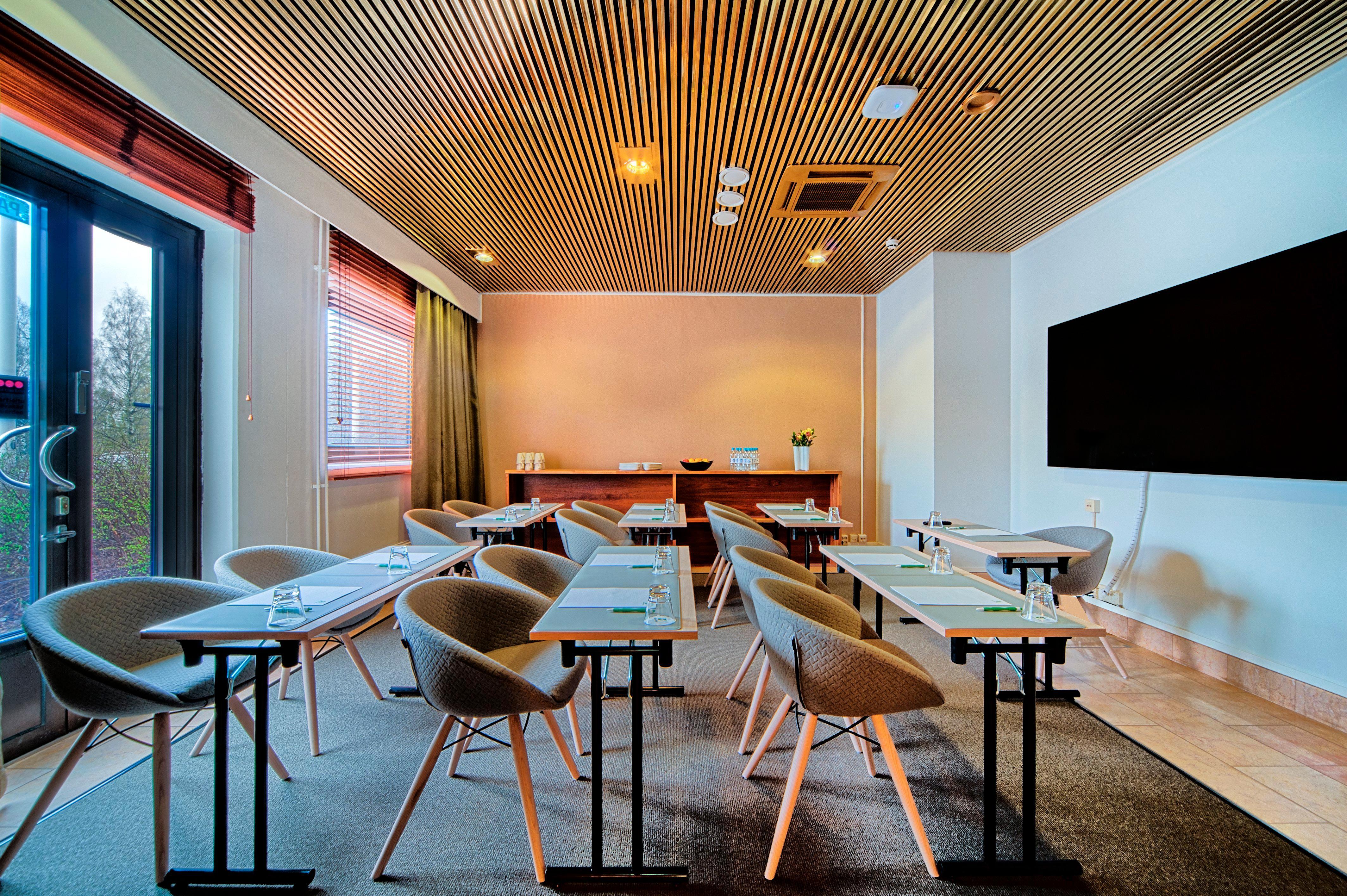 Hotel Helsinki-vantaa Airport By Ihg 4*
