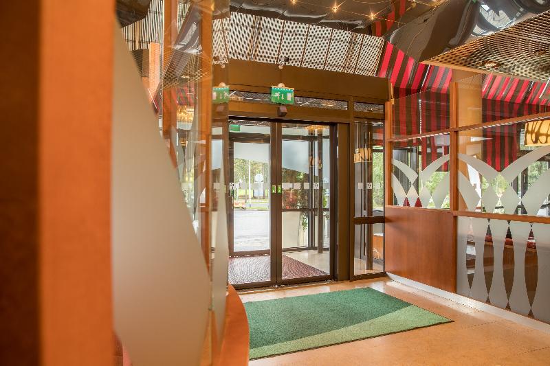 Helsinki-vantaa Airport By Ihg Hotel 4*